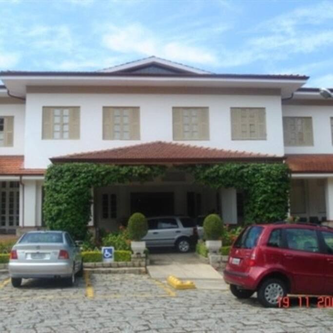 Apartamento Condominio Quisisana Centro Pocos De Caldas Lazer Completo, Uma Estrutura De Resort Exterior photo